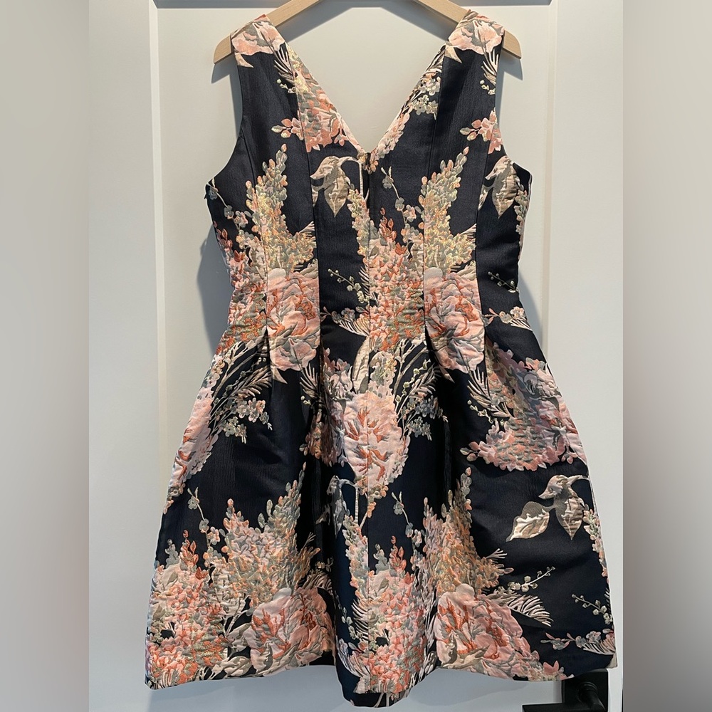 Gorgeous! Vince Camuto Floral Jacquard fit and flare dress size 12